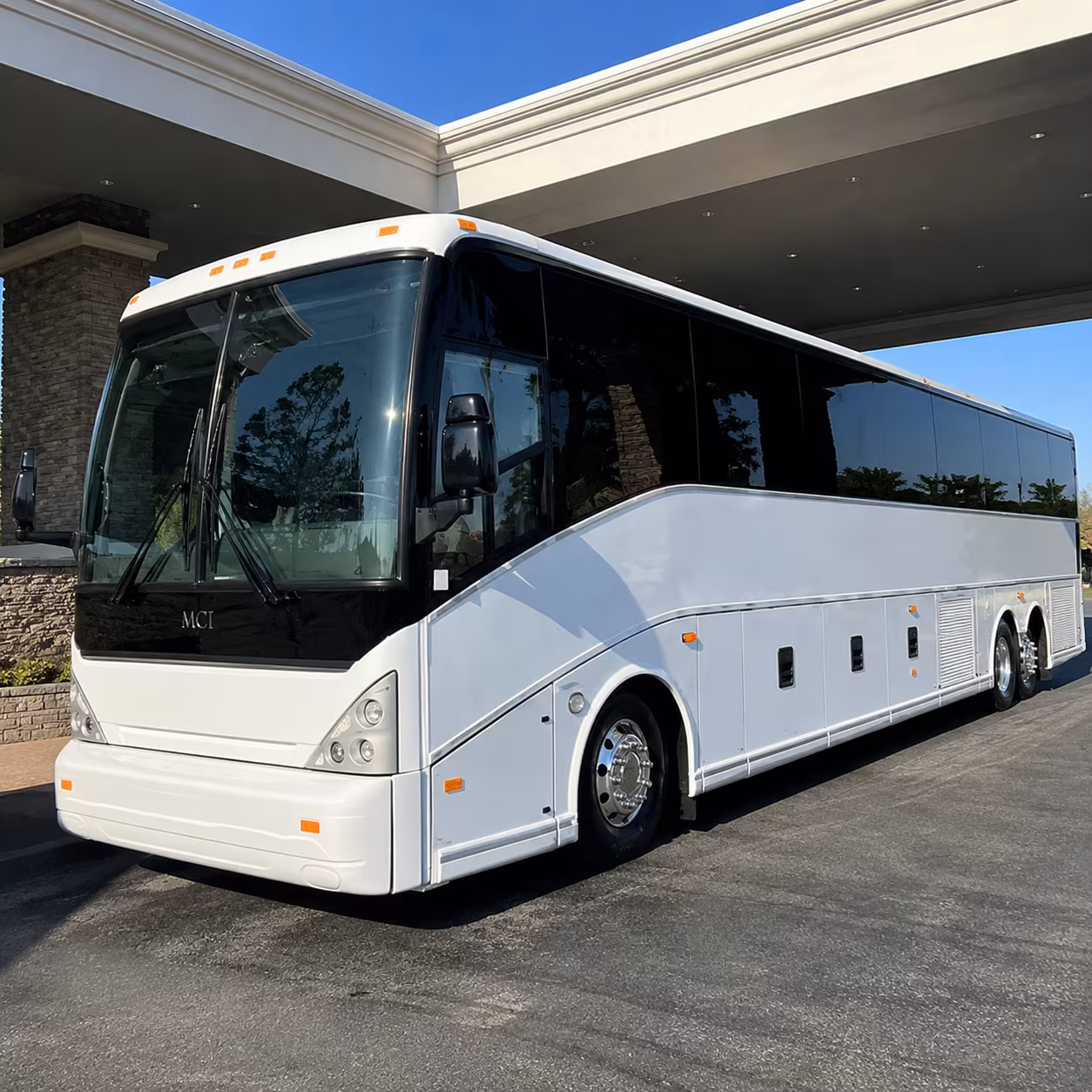 charter bus pickup and drop off at birmingham shuttlesworth international airport bhm